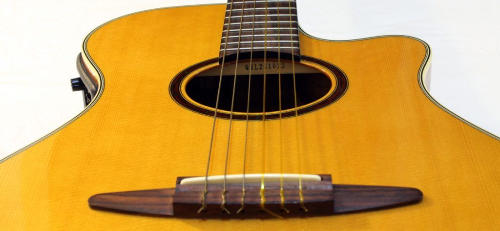 Guitar (Wikicommons) v2